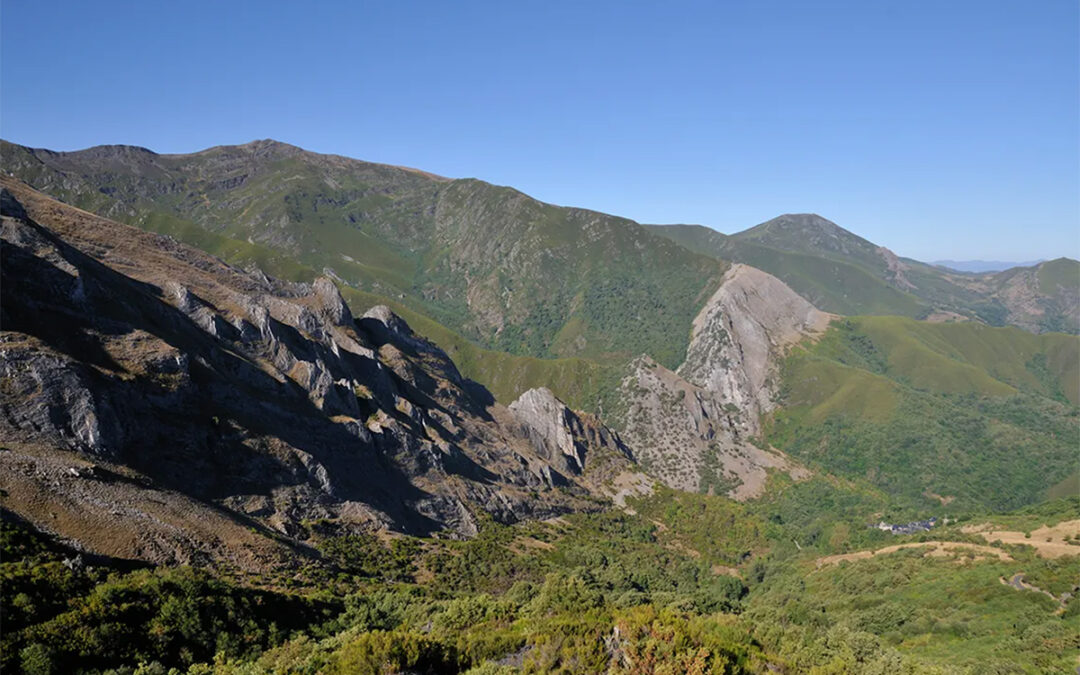 SENDERISMO DE MONTAÑA en los Montes Aquilianos – Ponferrada (León) | Del 31 octubre al 3 de Noviembre 2024 | Puente de Difuntos